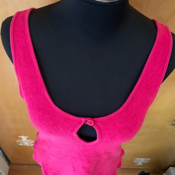 Vintage 80s Raspberry Pink Sleeveless Terrycloth Crop Tank Top Keyhole Detail - Picture 5 of 16